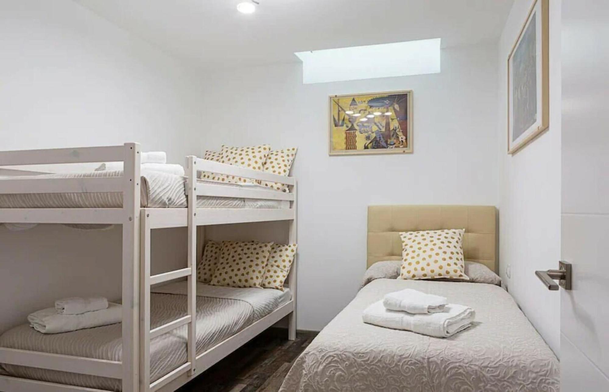 2Bedroom Duplex In Hortaleza Near Metro Madrid Exterior foto